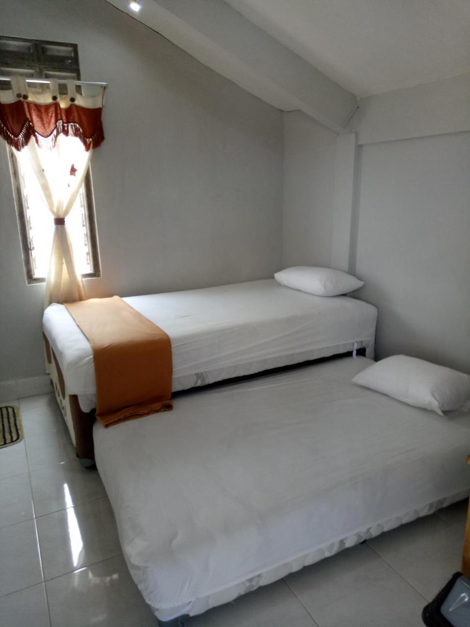 Losmen Fadel Malioboro Jogja ยอกยาการ์ตา ภายนอก รูปภาพ